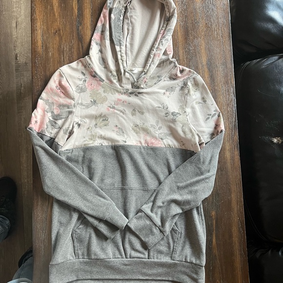 Floral Nursing Sweater - Picture 1 of 2